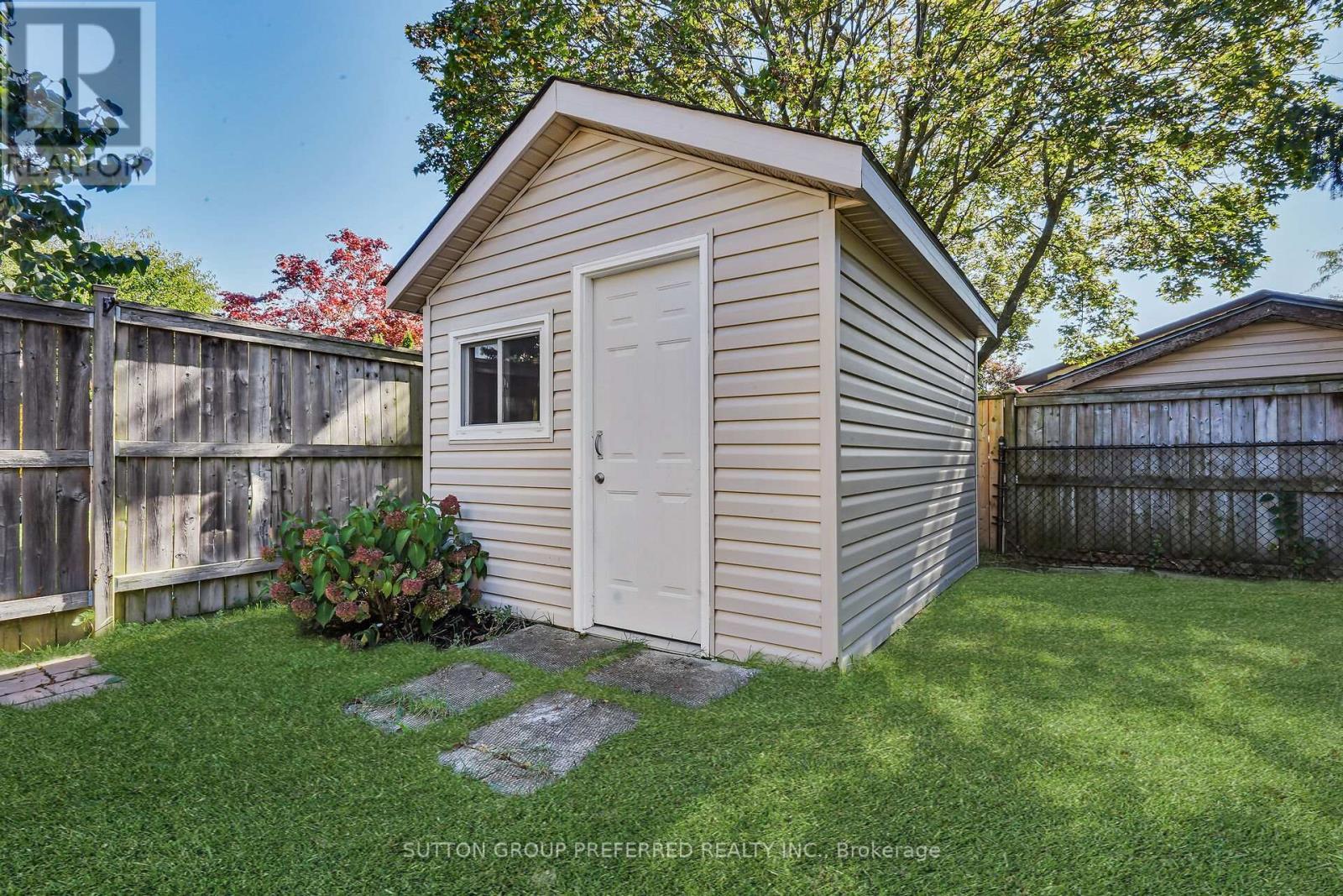 34 Hearthside Place, London East, Ontario  N5V 3N1 - Photo 32 - X12465583