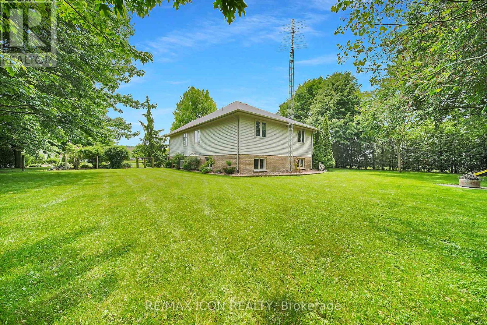 21 Lunn Lane, Dutton/dunwich (Wallacetown), Ontario  N0L 2M0 - Photo 46 - X12501788