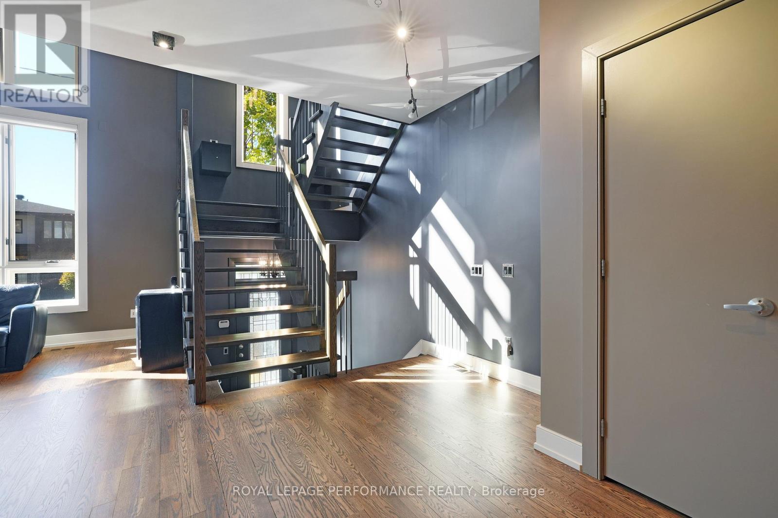 805 Kingsmere Avenue, Ottawa, Ontario  K2A 3J8 - Photo 11 - X12340108