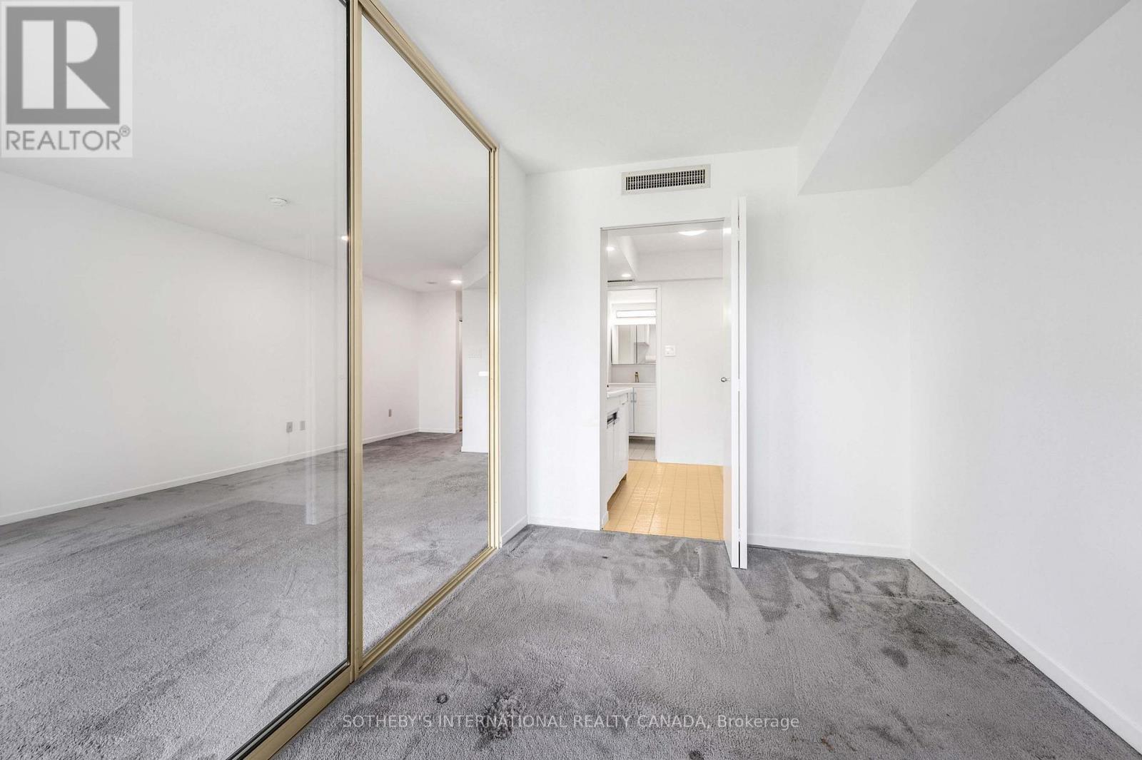 716 - 1001 Bay Street, Toronto, Ontario  M5S 3A6 - Photo 25 - C12461270