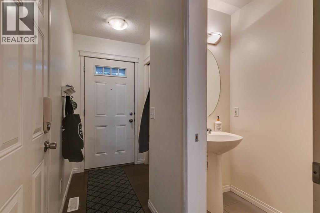 51 Spring Meadows Bay, Okotoks, Alberta  T1S 2G8 - Photo 14 - A2259710