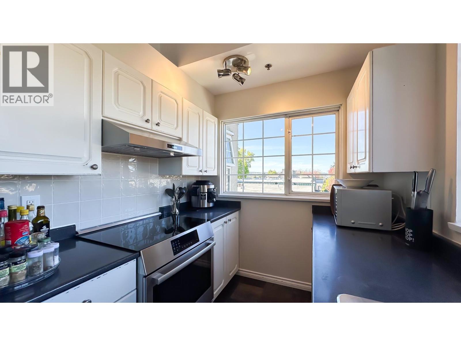 402 Ph2 2091 Vine Street, Vancouver, British Columbia  V6K 4P7 - Photo 13 - R3056466