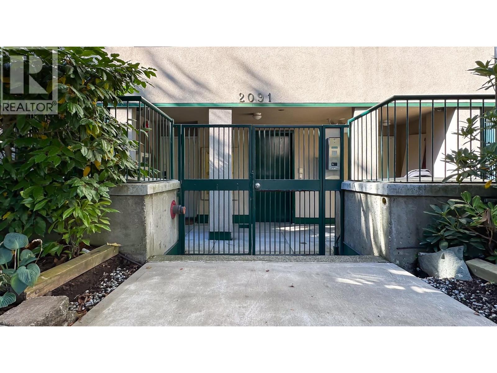 402 Ph2 2091 Vine Street, Vancouver, British Columbia  V6K 4P7 - Photo 17 - R3056466