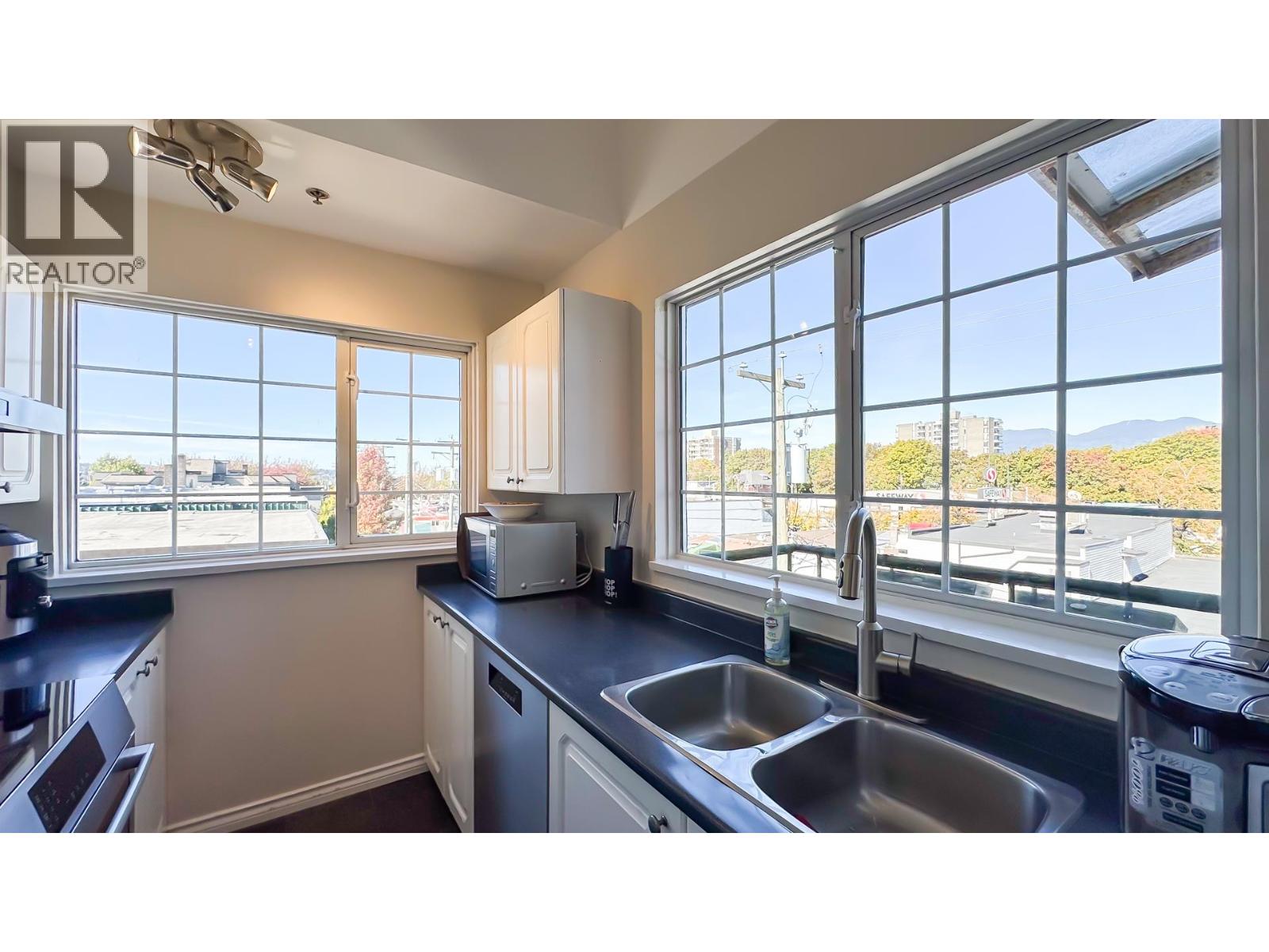 402 Ph2 2091 Vine Street, Vancouver, British Columbia  V6K 4P7 - Photo 12 - R3056466