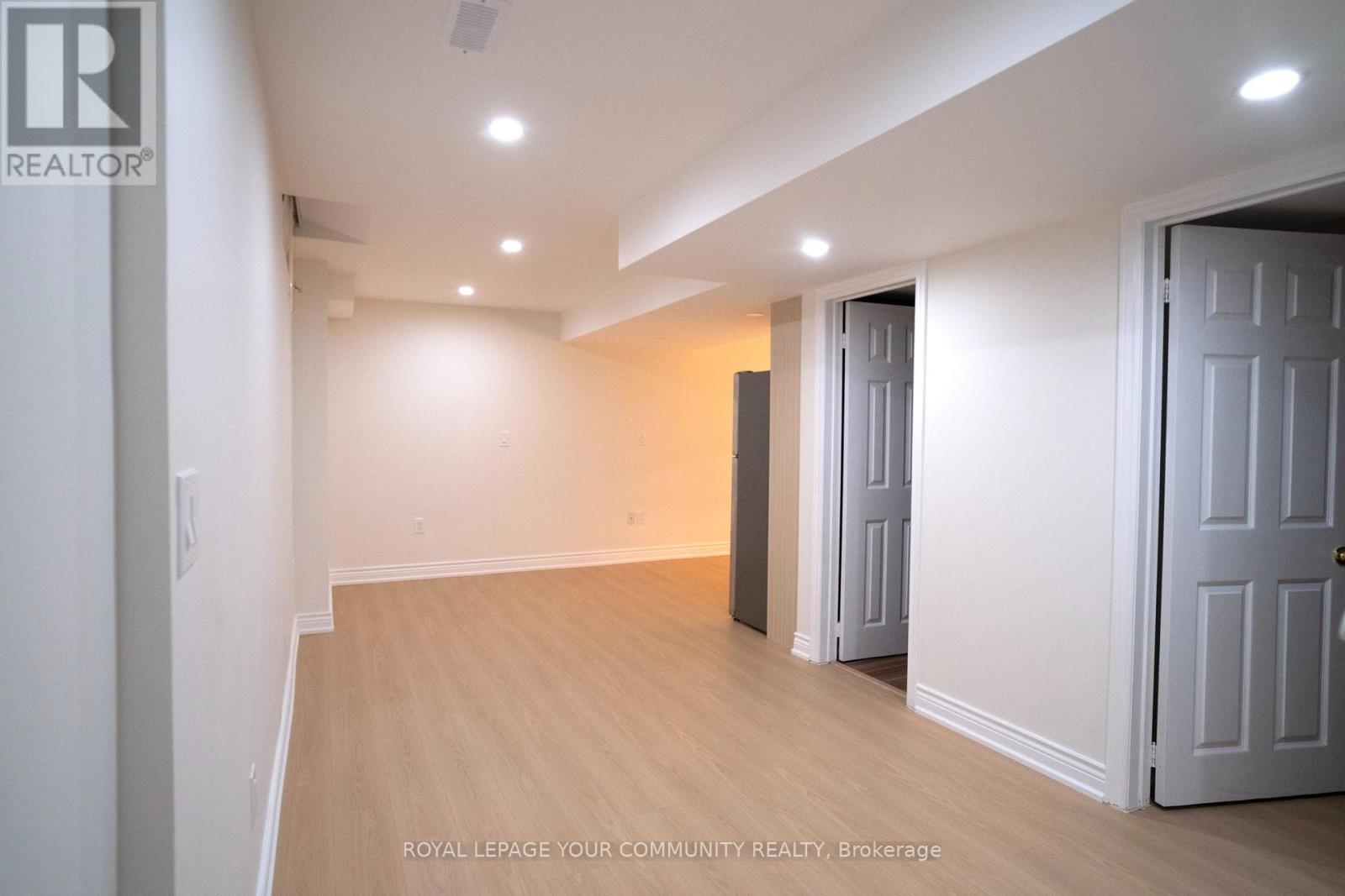 18 Macbride Crescent, Vaughan, Ontario  L6A 3R2 - Photo 10 - N12441706