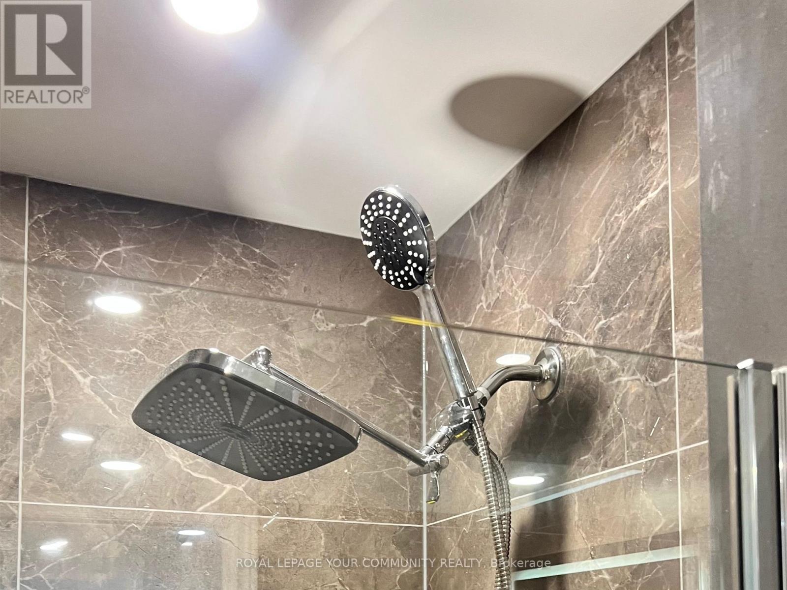 18 Macbride Crescent, Vaughan, Ontario  L6A 3R2 - Photo 7 - N12441706