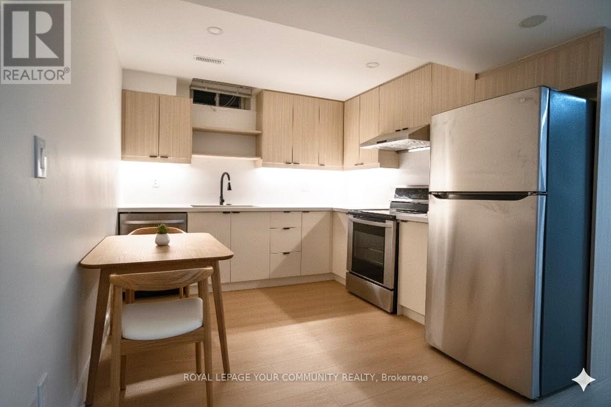 18 Macbride Crescent, Vaughan, Ontario  L6A 3R2 - Photo 4 - N12441706