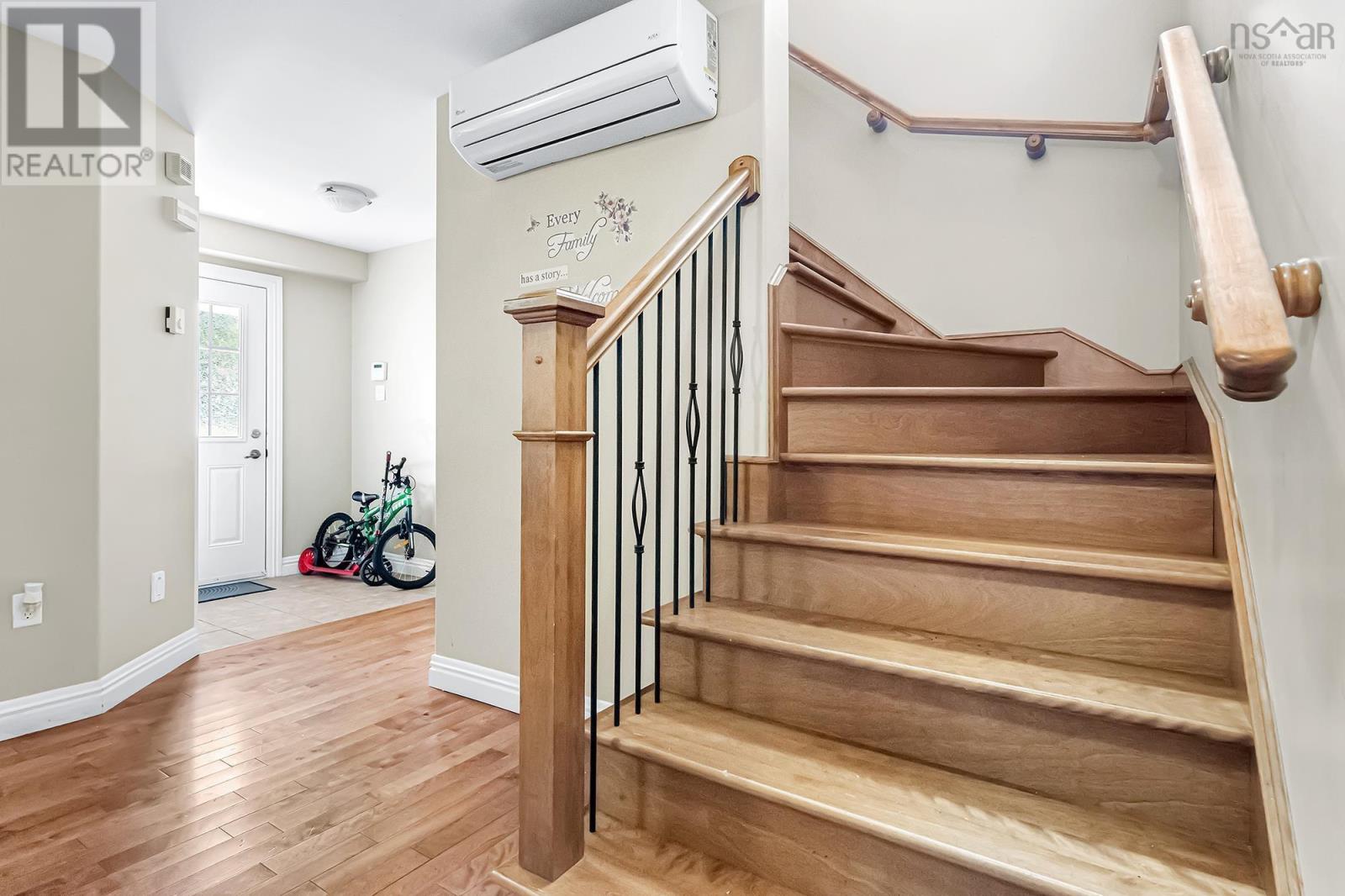 Property at 7 Hubleys Drive image 5