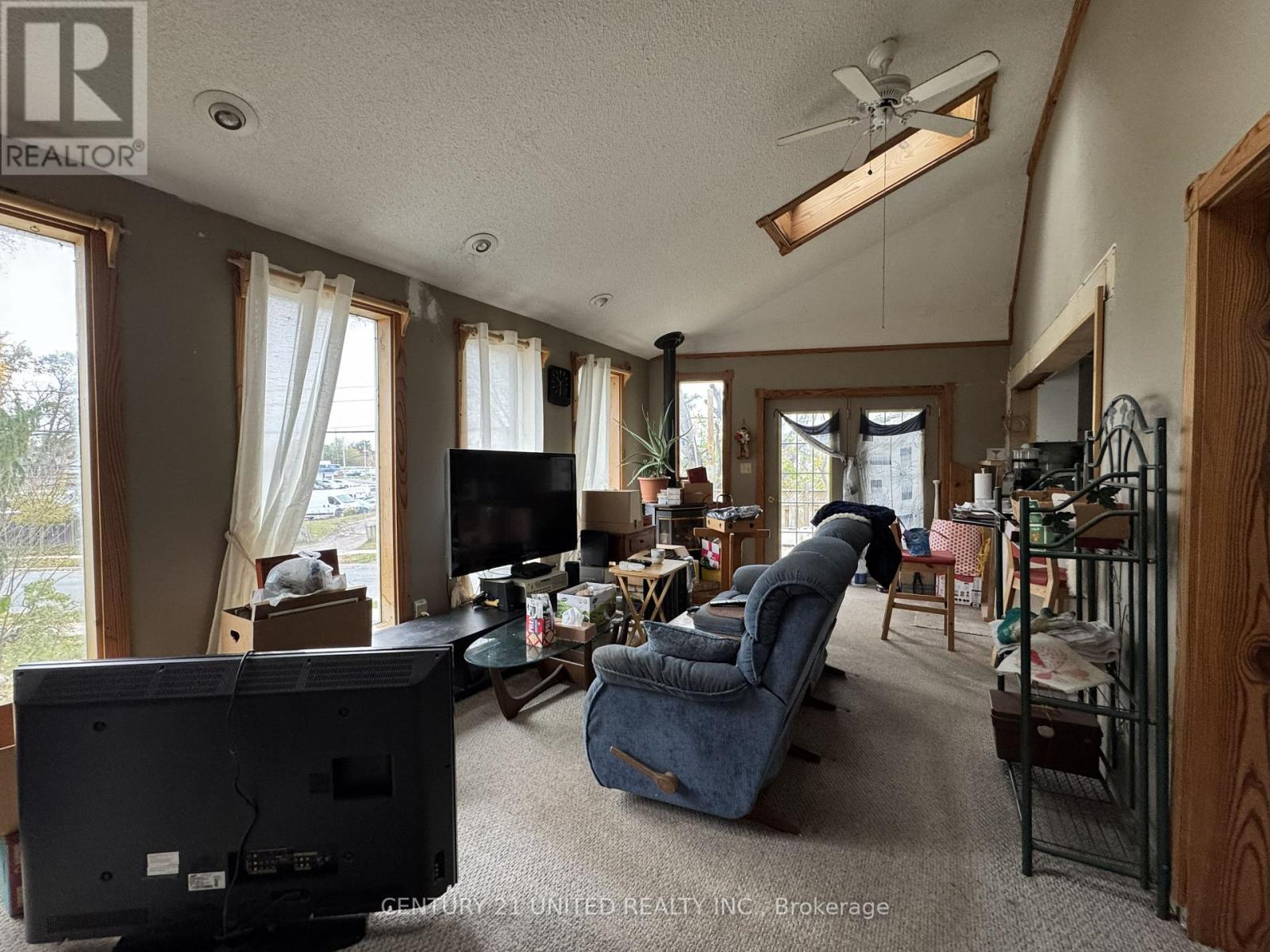 811 Morphet Avenue, Peterborough, Ontario K9J 2X7 - Photo 12 - X12503490