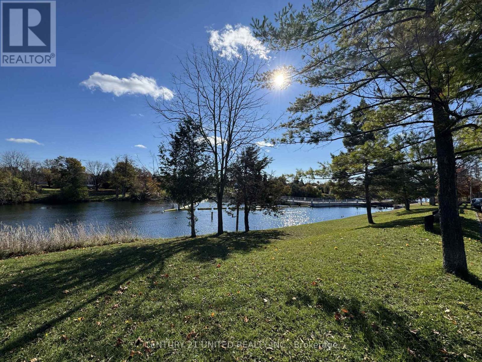 811 Morphet Avenue, Peterborough, Ontario K9J 2X7 - Photo 2 - X12503490