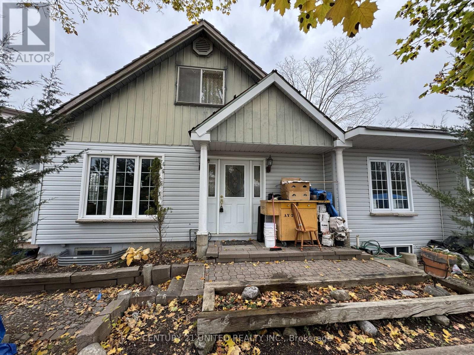 811 Morphet Avenue, Peterborough, Ontario K9J 2X7 - Photo 4 - X12503490