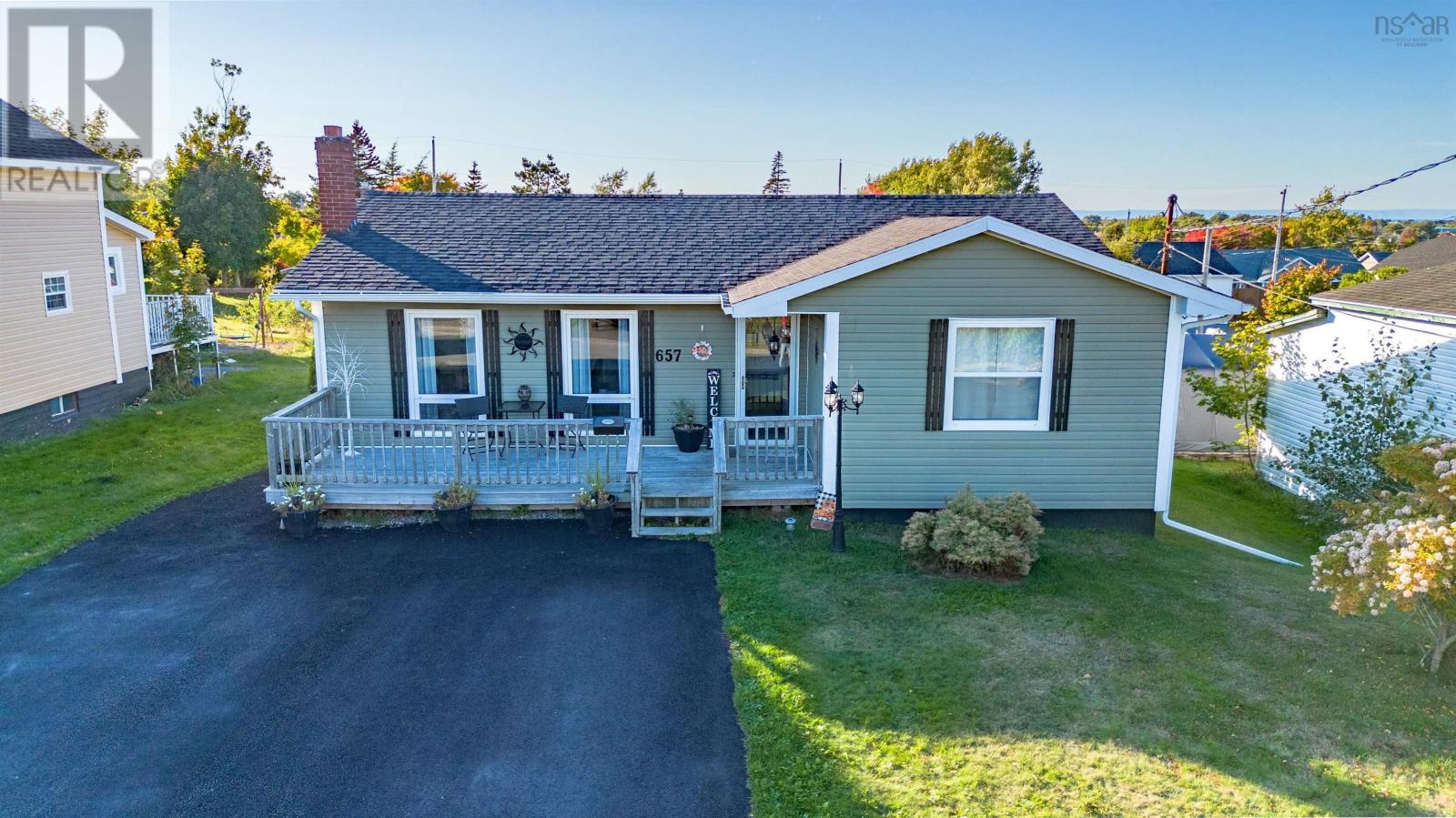 657 George Street, New Waterford, Nova Scotia  B1H 4E7 - Photo 3 - 202525339