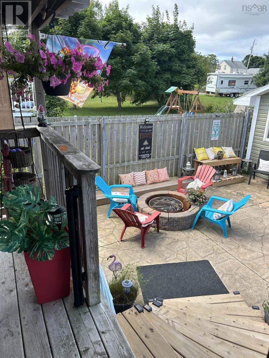 657 George Street, New Waterford, Nova Scotia  B1H 4E7 - Photo 32 - 202525339