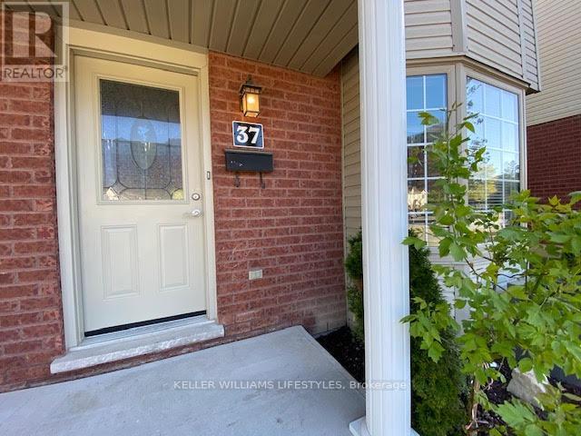 37 - 50 Chapman Court, London North, Ontario N6G 5E1 - Photo 2 - X12503302