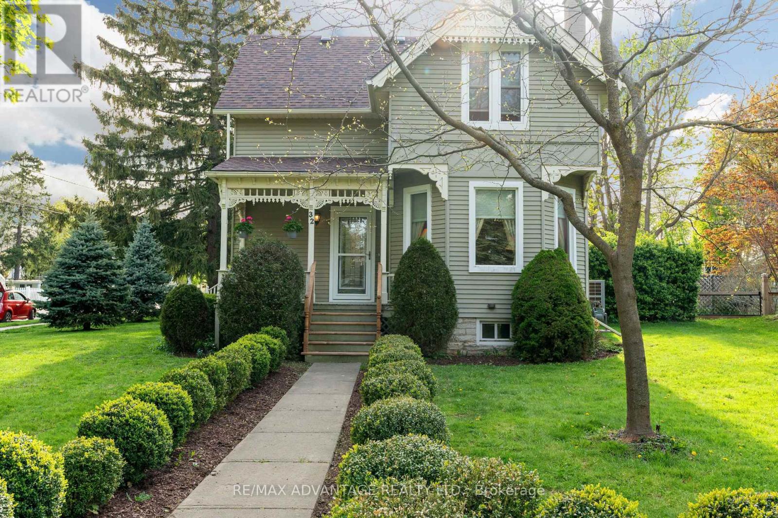 32 St Andrew Street S, St. Marys, Ontario  N4X 1B2 - Photo 2 - X12503478