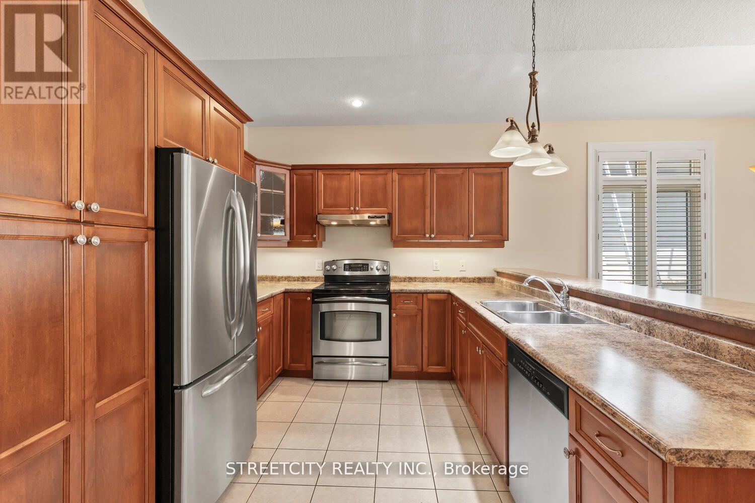 25 - 124 North Centre Road, London North, Ontario N5X 4R3 - Photo 10 - X12503568