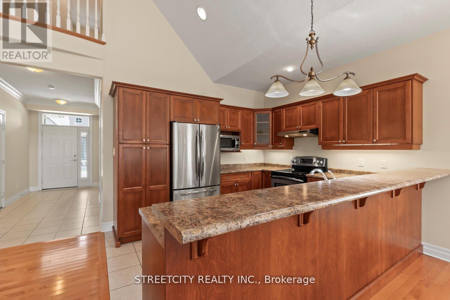 25 - 124 North Centre Road, London North, Ontario N5X 4R3 - Photo 11 - X12503568