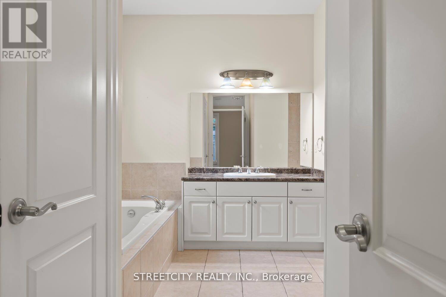 25 - 124 North Centre Road, London North, Ontario N5X 4R3 - Photo 21 - X12503568