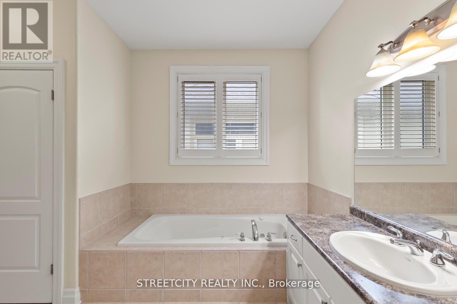 25 - 124 North Centre Road, London North, Ontario N5X 4R3 - Photo 22 - X12503568