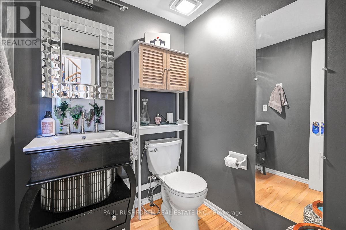 94 Castlegreen Private, Ottawa, Ontario  K1T 3N3 - Photo 12 - X12503524