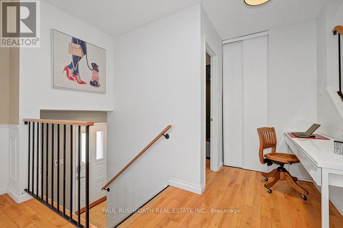 94 Castlegreen Private, Ottawa, Ontario  K1T 3N3 - Photo 2 - X12503524