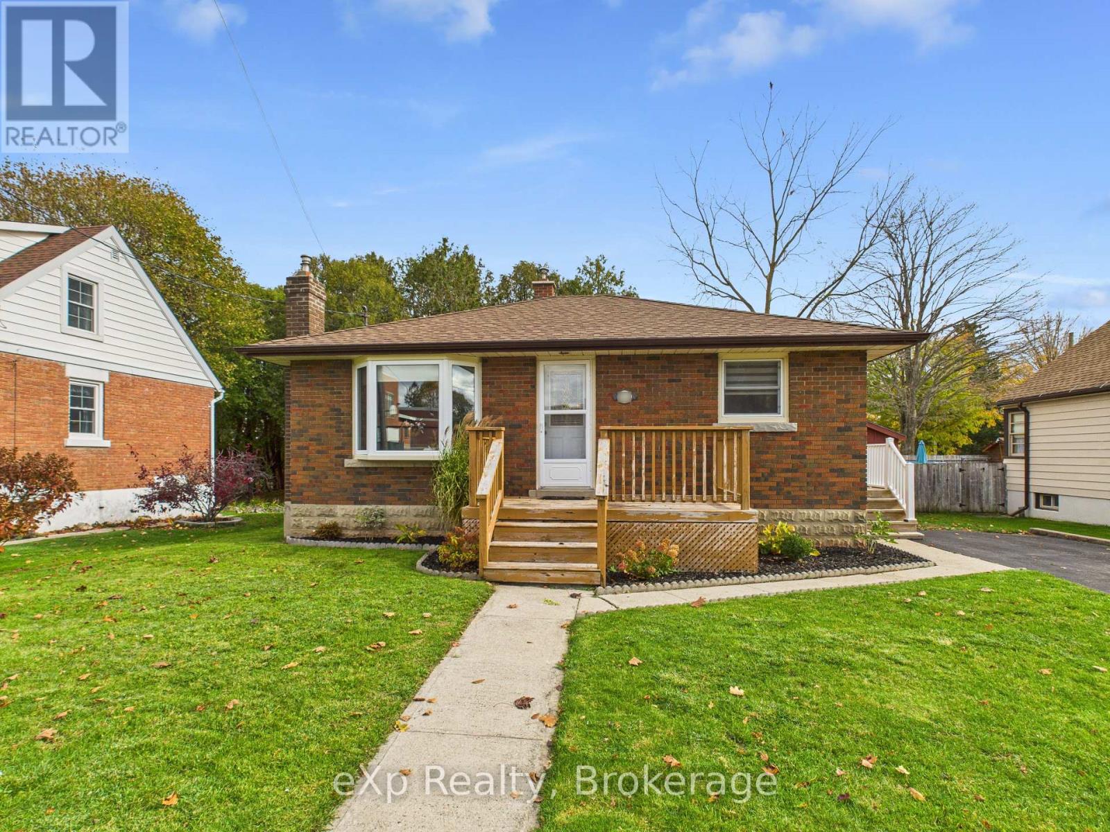 321 10th Avenue, Hanover, Ontario  N4N 2N4 - Photo 3 - X12496718