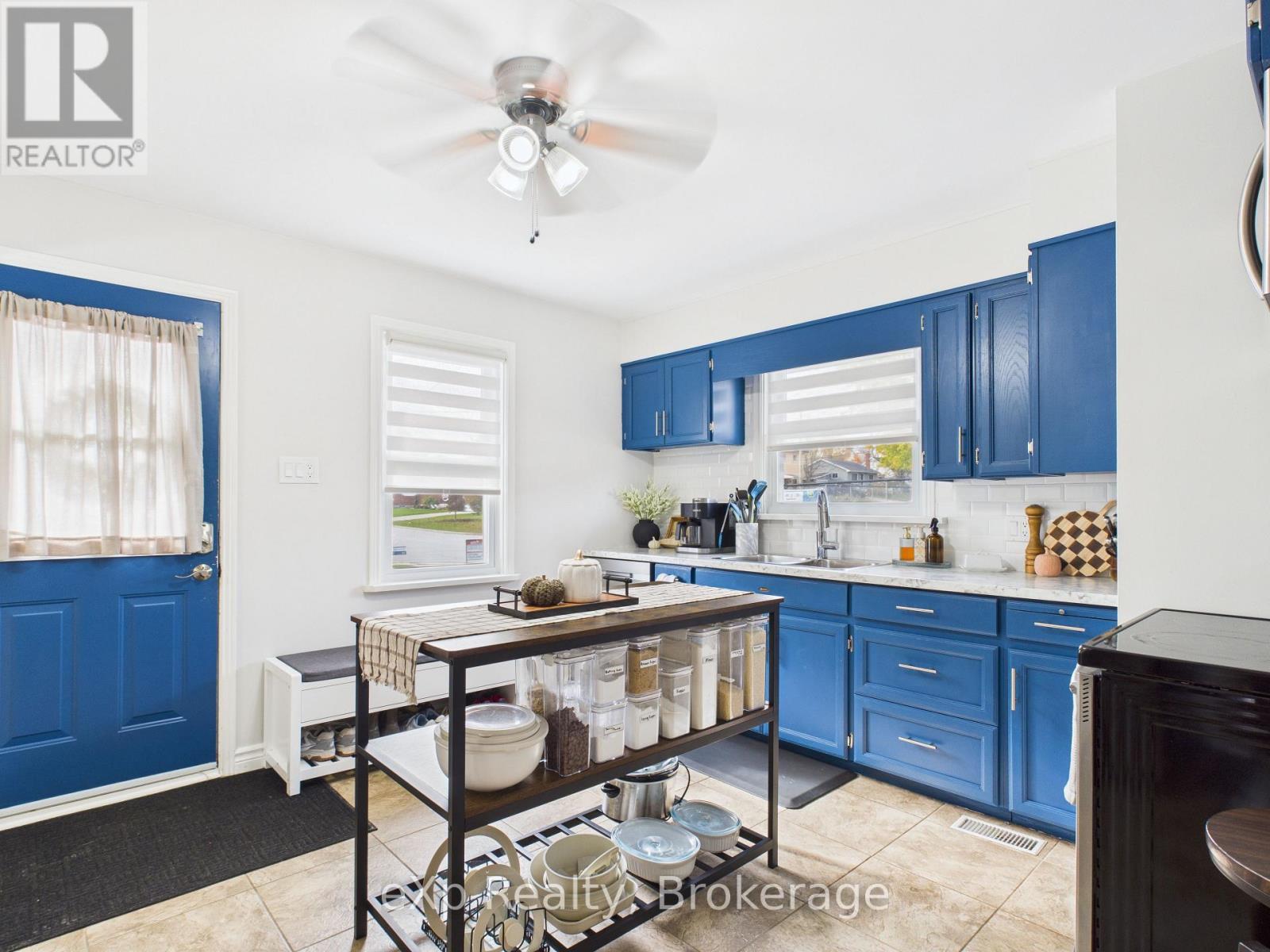 321 10th Avenue, Hanover, Ontario  N4N 2N4 - Photo 7 - X12496718