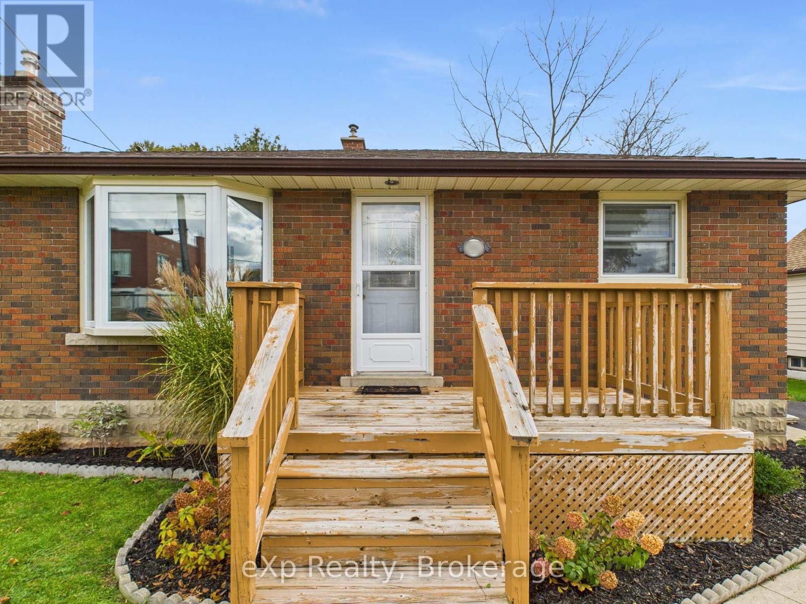 321 10th Avenue, Hanover, Ontario  N4N 2N4 - Photo 4 - X12496718
