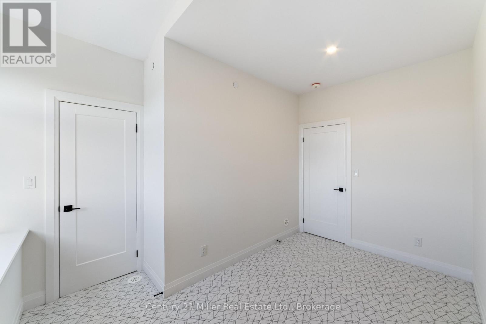 52 - 2150 Trafalgar Road, Oakville, Ontario  L6H 8A5 - Photo 30 - W12503500