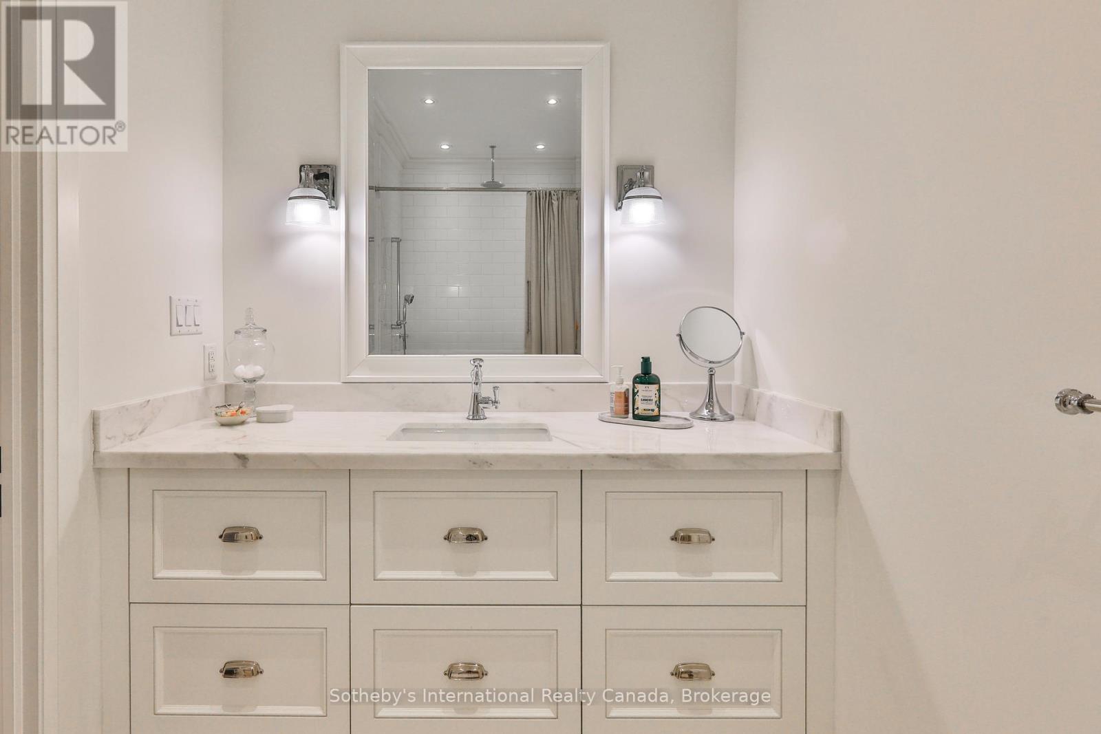 438 Fourth Line, Oakville, Ontario  L6L 5A4 - Photo 27 - W12503592