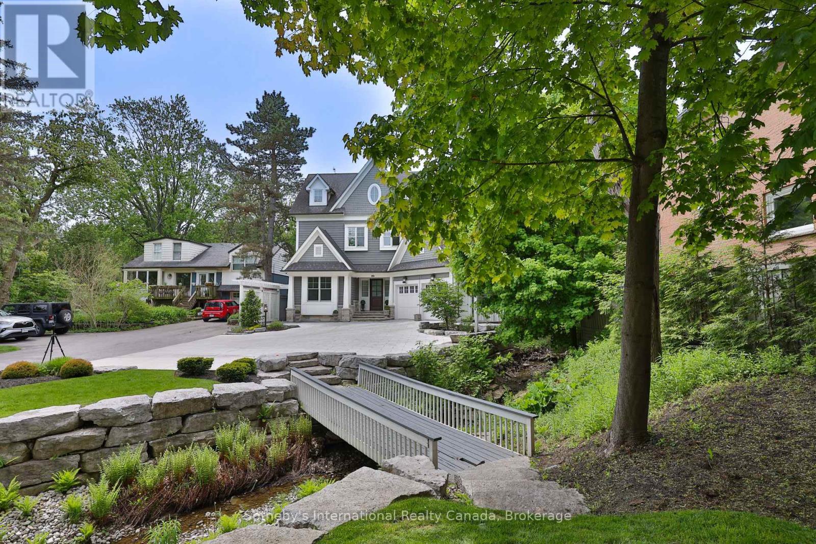 438 Fourth Line, Oakville, Ontario  L6L 5A4 - Photo 3 - W12503592