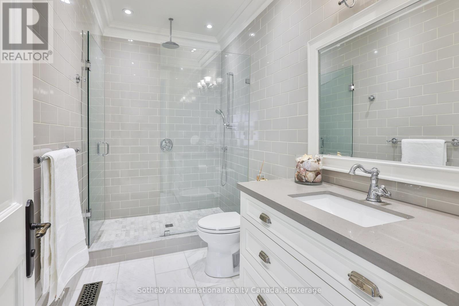 438 Fourth Line, Oakville, Ontario  L6L 5A4 - Photo 30 - W12503592