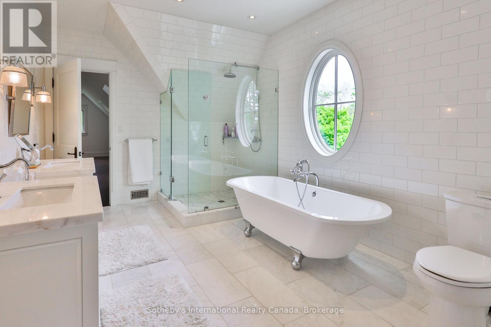 438 Fourth Line, Oakville, Ontario  L6L 5A4 - Photo 36 - W12503592