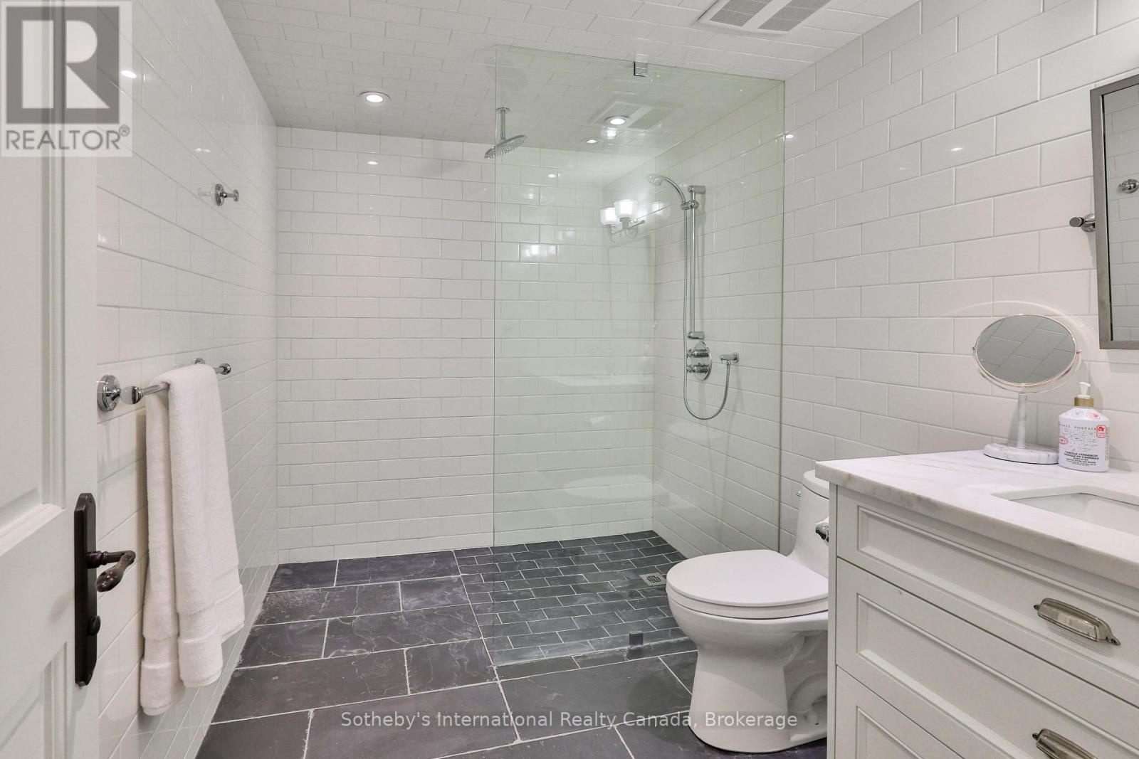 438 Fourth Line, Oakville, Ontario  L6L 5A4 - Photo 40 - W12503592