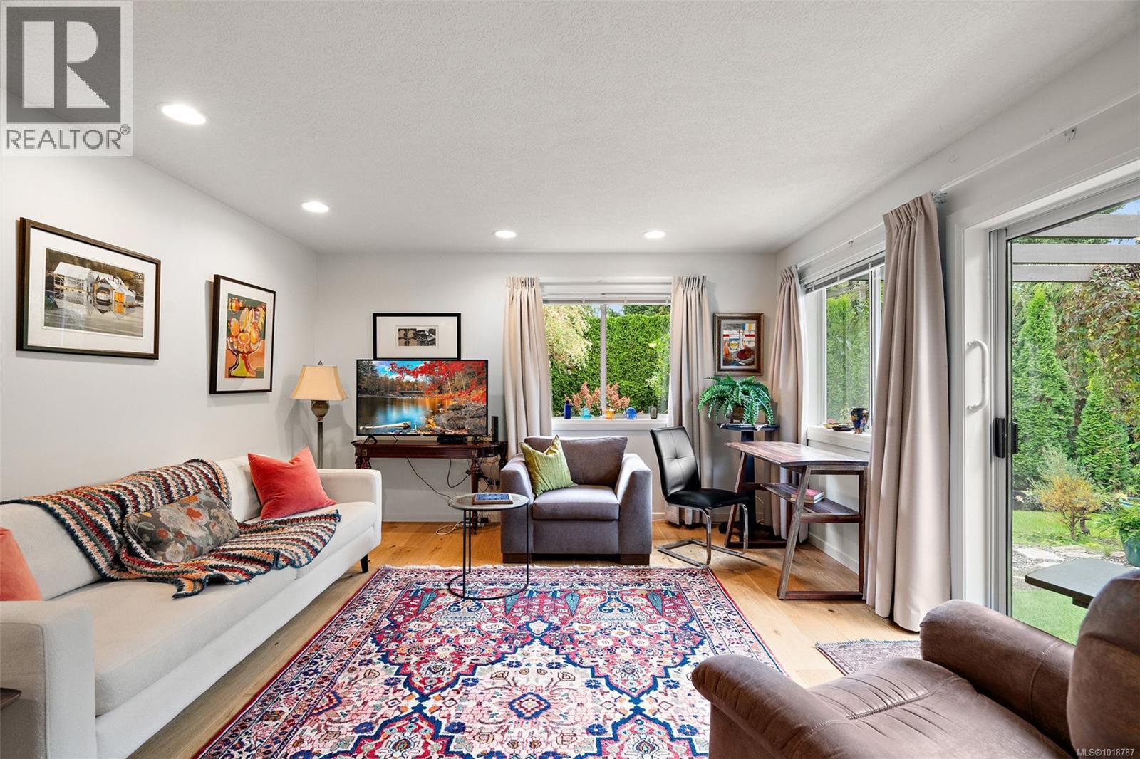 10217 Robinia Pl, Sidney, British Columbia  V8L 4M3 - Photo 12 - 1018787