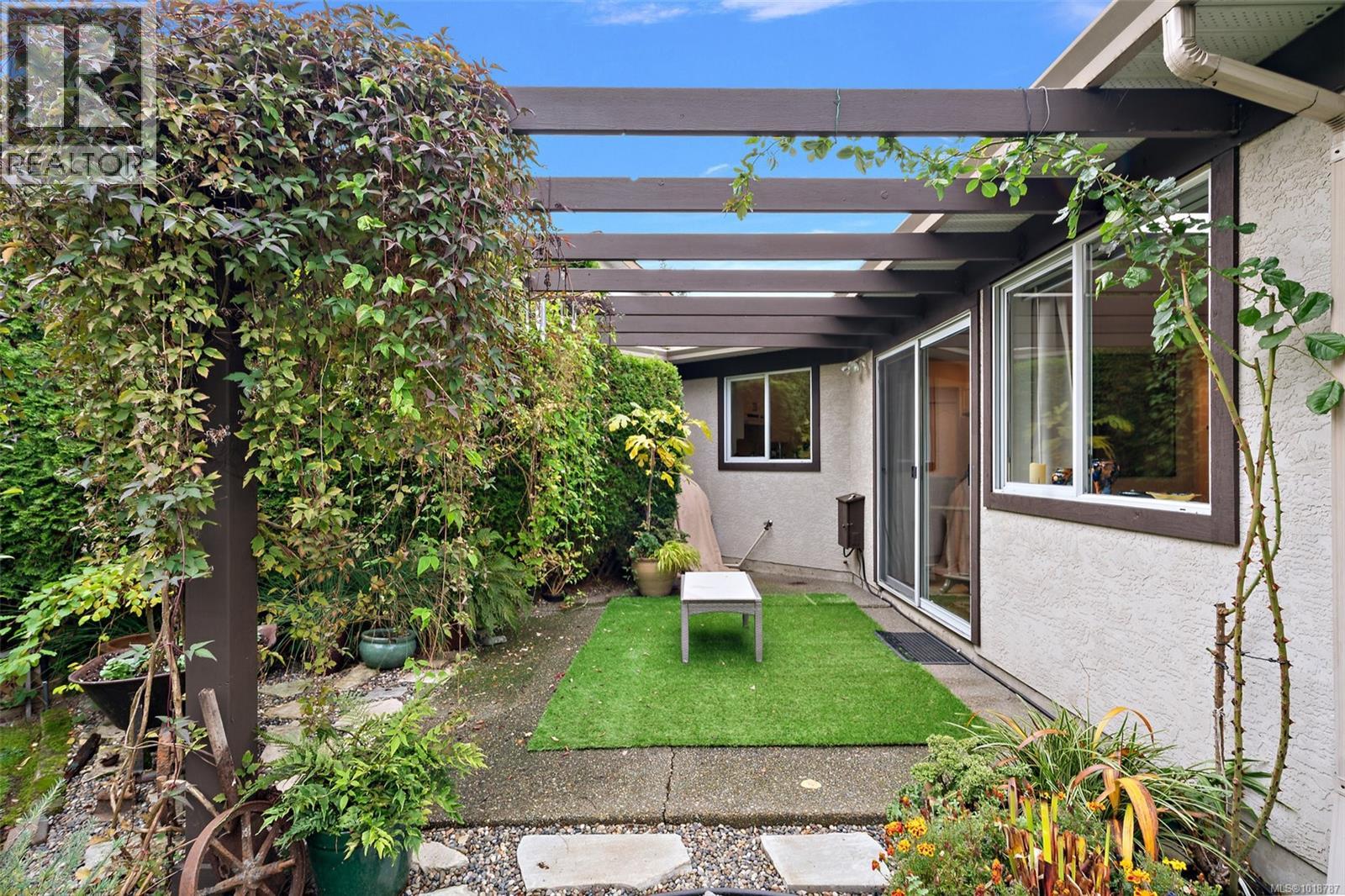 10217 Robinia Pl, Sidney, British Columbia  V8L 4M3 - Photo 22 - 1018787