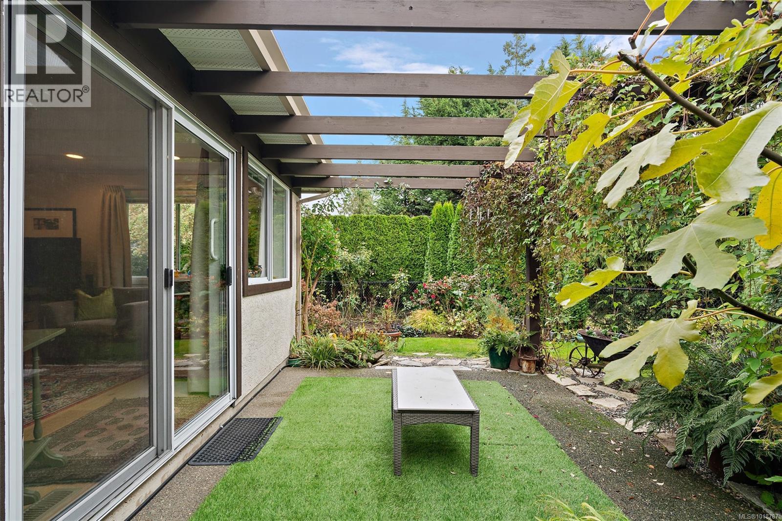 10217 Robinia Pl, Sidney, British Columbia  V8L 4M3 - Photo 24 - 1018787