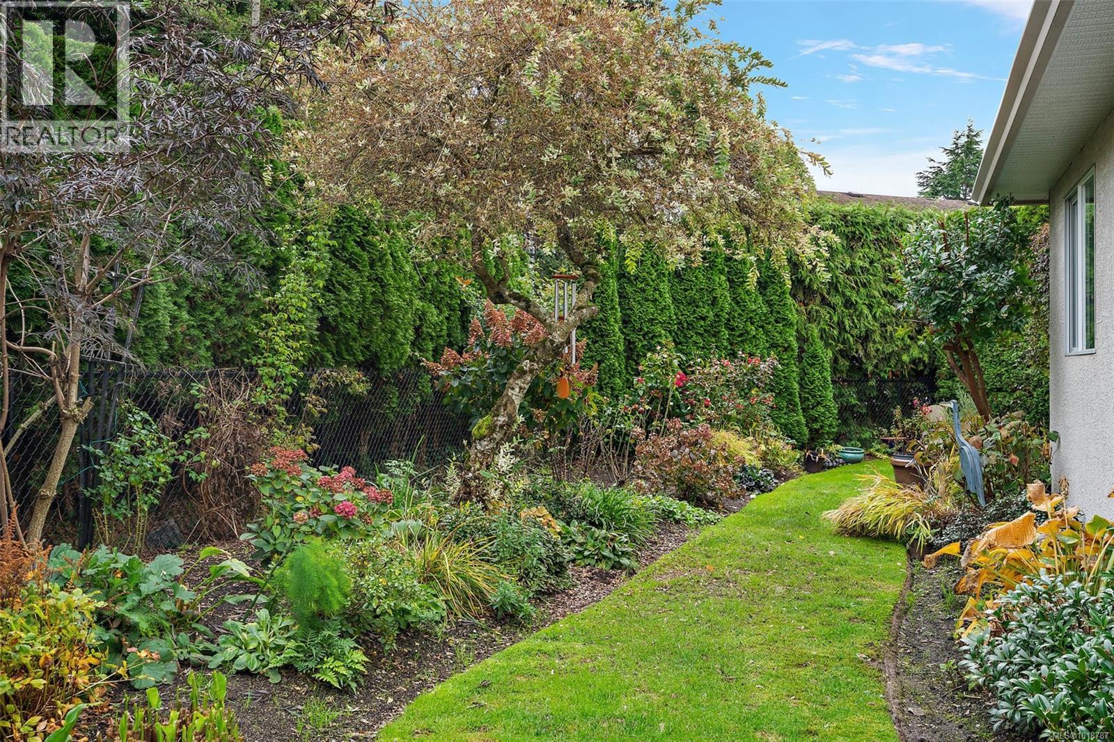 10217 Robinia Pl, Sidney, British Columbia  V8L 4M3 - Photo 25 - 1018787