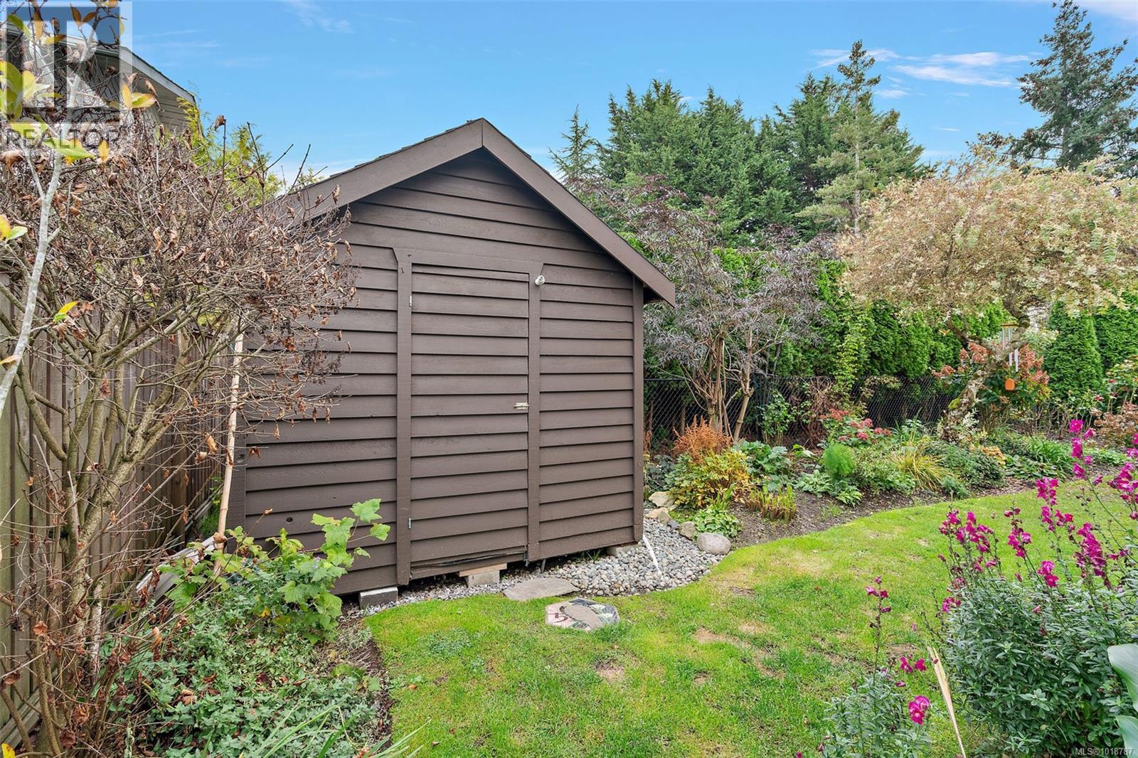 10217 Robinia Pl, Sidney, British Columbia  V8L 4M3 - Photo 26 - 1018787