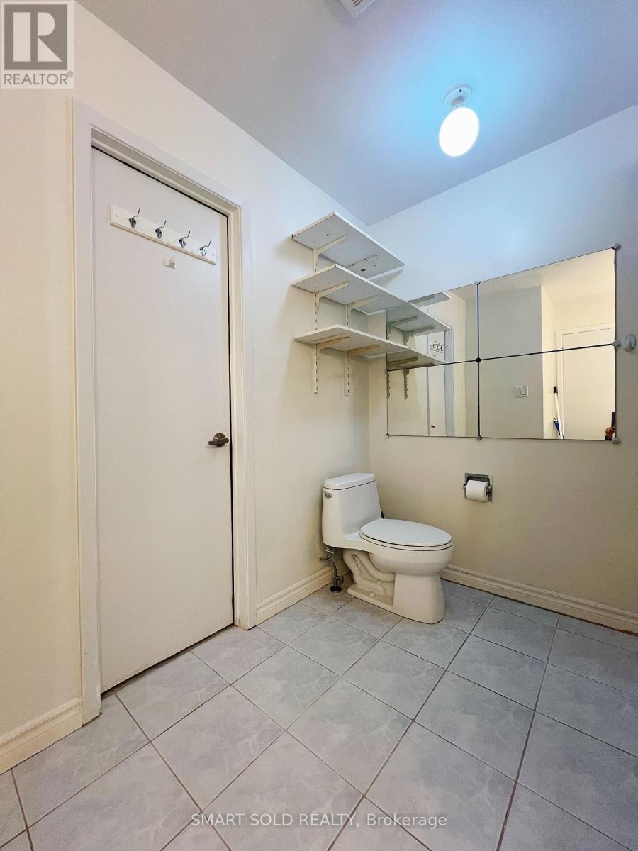 Upper - 171 Angus Drive, Toronto, Ontario  M2J 2W9 - Photo 14 - C12503256