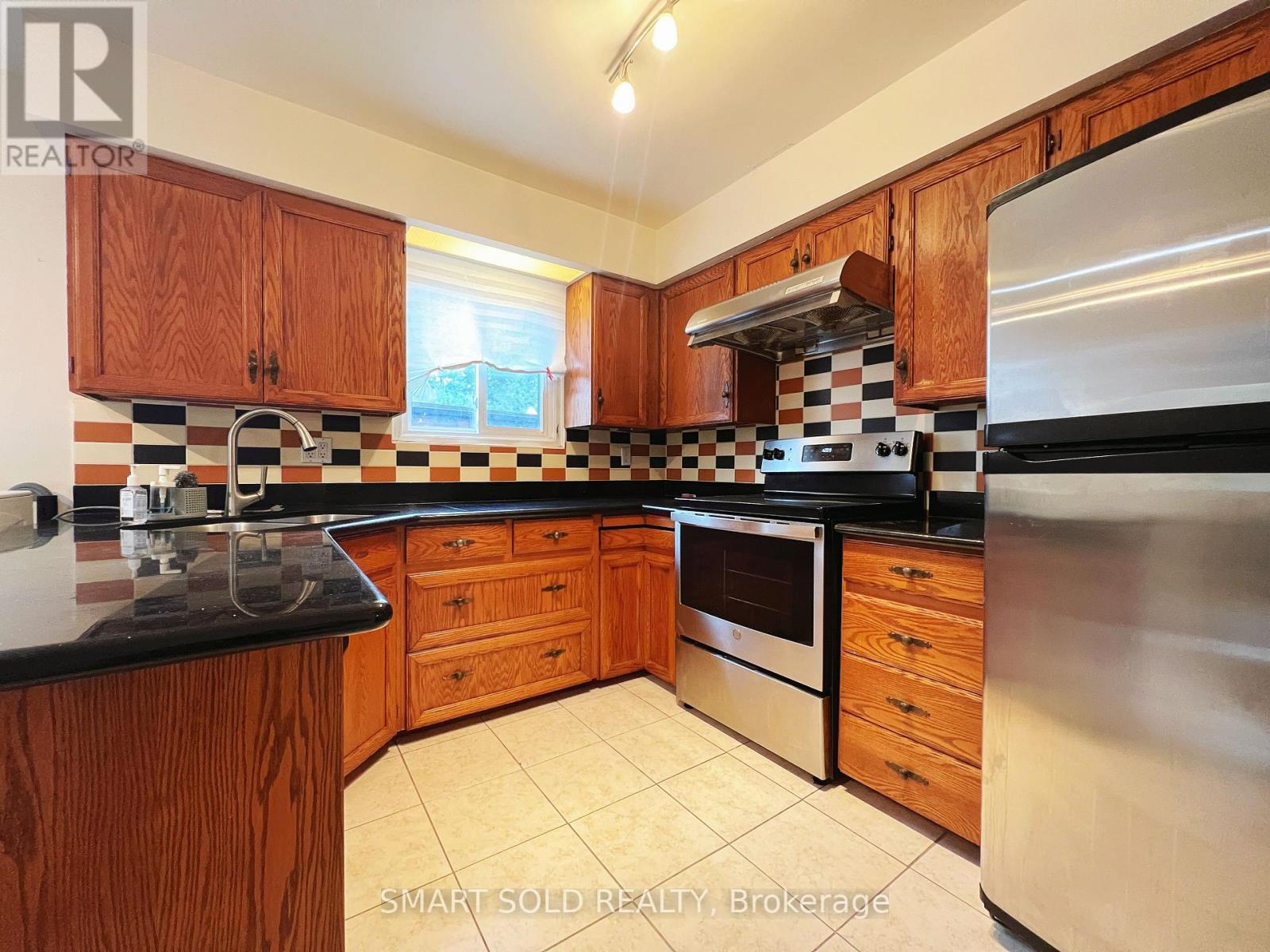 Upper - 171 Angus Drive, Toronto, Ontario  M2J 2W9 - Photo 3 - C12503256