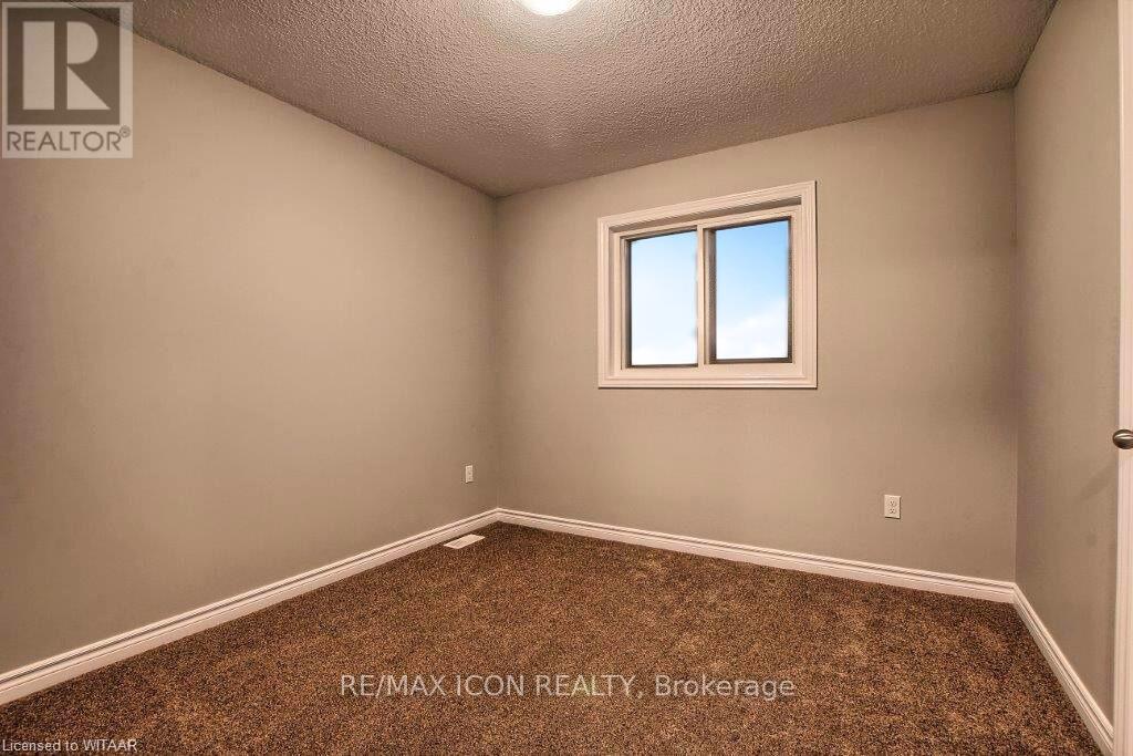 1360 Caen Avenue, Woodstock, Ontario  N4T 0G3 - Photo 15 - X12441793