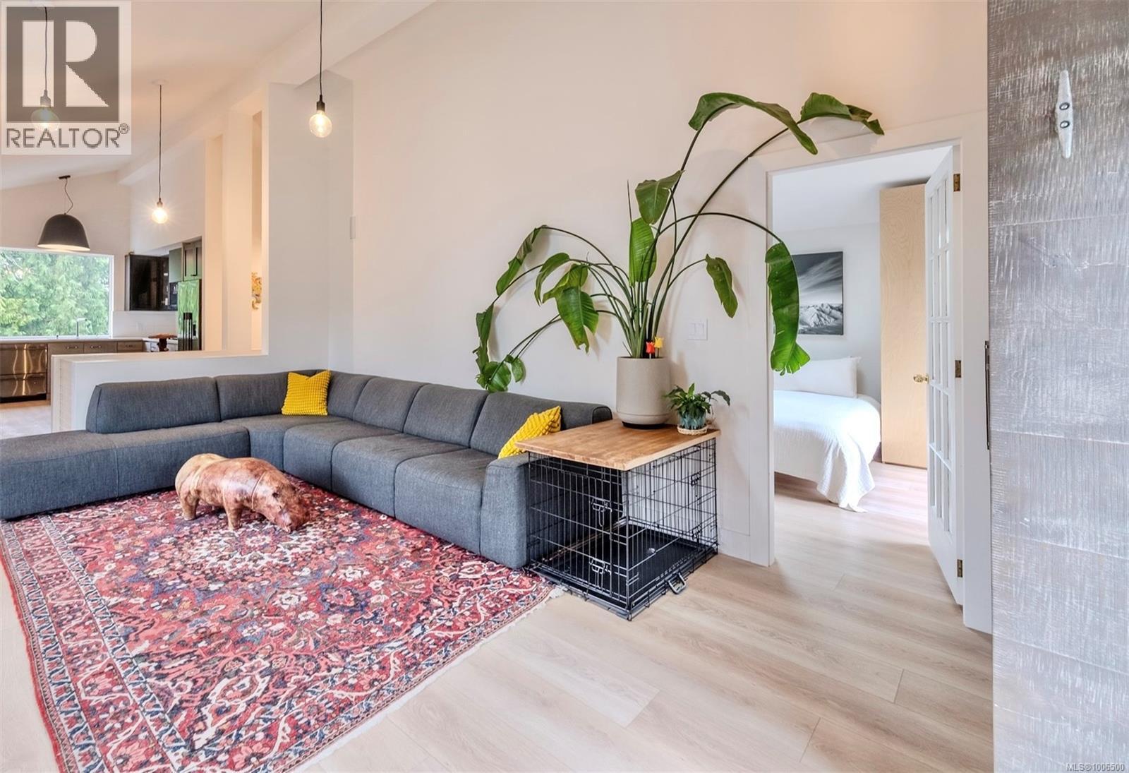 260 Neill St, Tofino, British Columbia  V0R 2Z0 - Photo 11 - 1006500