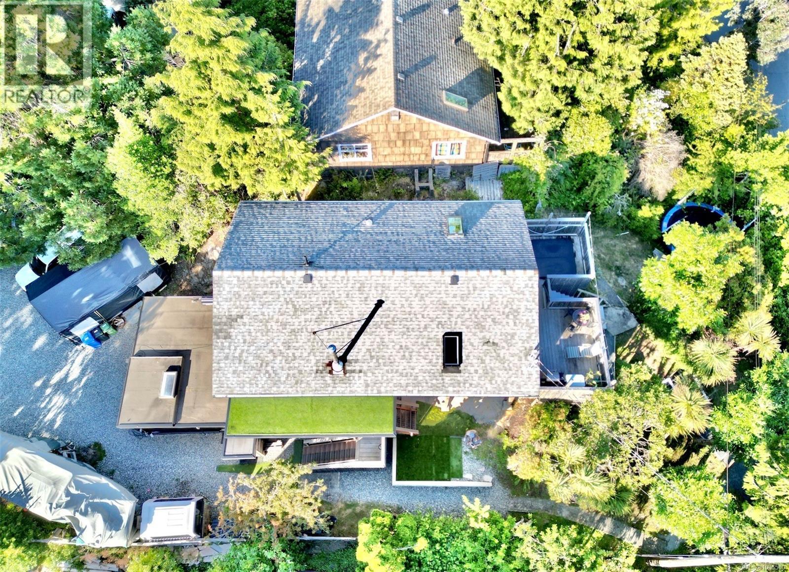 260 Neill St, Tofino, British Columbia  V0R 2Z0 - Photo 33 - 1006500