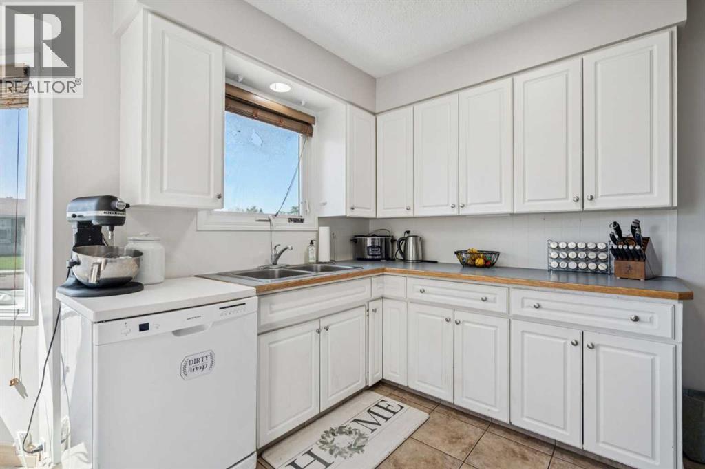 5606 50 Street, Olds, Alberta  T4H 1J1 - Photo 11 - A2253468