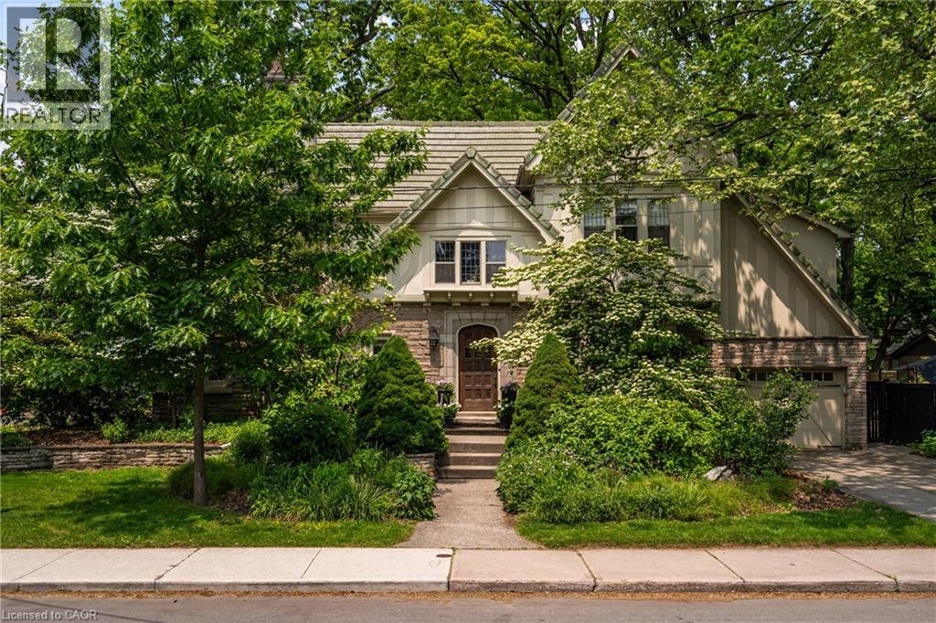 2 Oak Knoll Drive, Hamilton, Ontario  L8S 4C3 - Photo 1 - 40785092