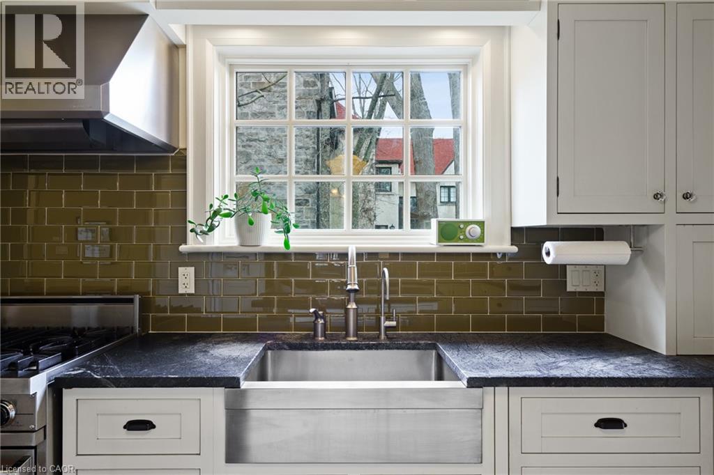 2 Oak Knoll Drive, Hamilton, Ontario  L8S 4C3 - Photo 21 - 40785092