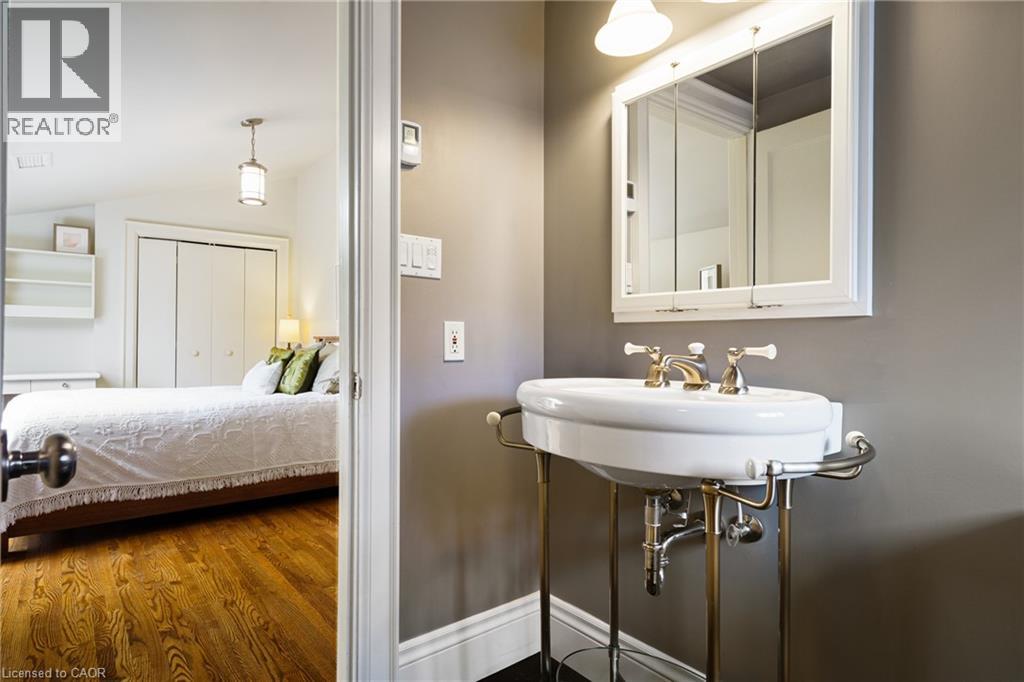 2 Oak Knoll Drive, Hamilton, Ontario  L8S 4C3 - Photo 37 - 40785092