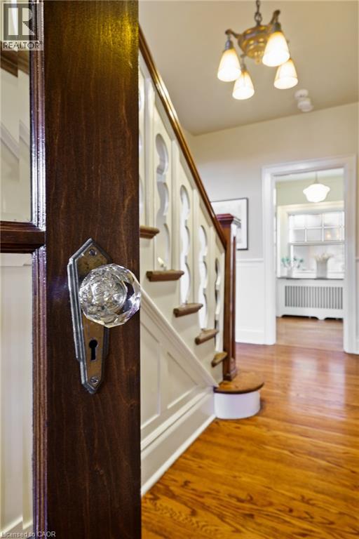 2 Oak Knoll Drive, Hamilton, Ontario  L8S 4C3 - Photo 4 - 40785092