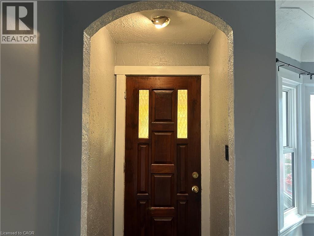 105 Edgemont Street N, Hamilton, Ontario  L8H 4C9 - Photo 3 - 40785056